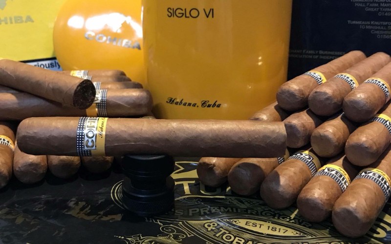 Xì gà Cuba Cohiba Siglo VI sở hữu vẻ ngoài sang trọng và tinh tế